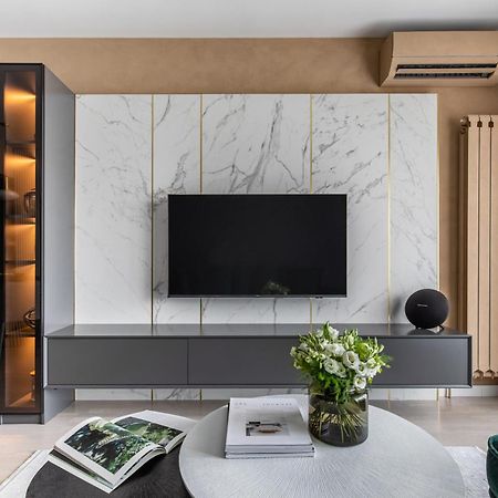 Urbanstay Suites - Prime Location Designer Suite Bukarest Kültér fotó